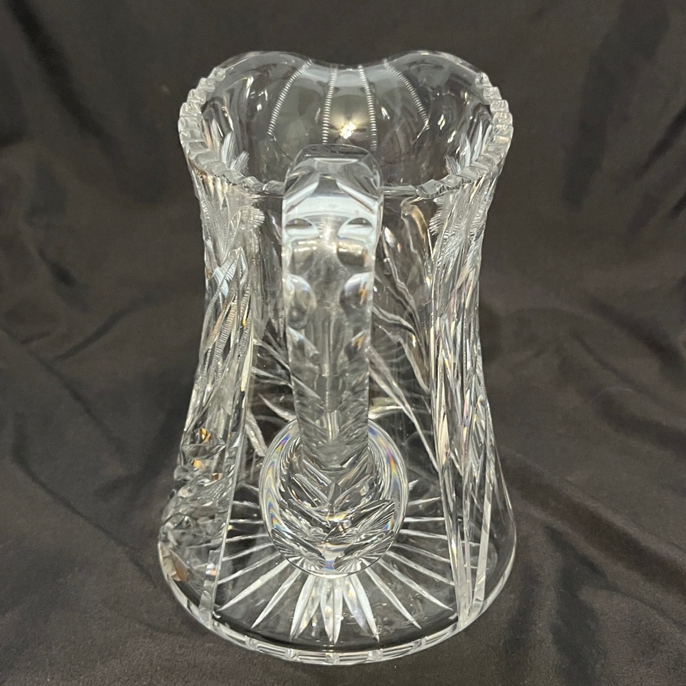 ANTIQUE PAIRPOINT 8" DAISY HAND CUT CRYSTAL PITCHER - 24 PT. STAR CUT BOTTOM - Picture 4 of 9